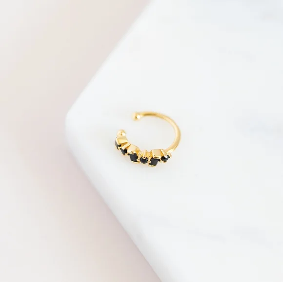 Black Stone Ear Cuff (S925) - Picture 6 of 8